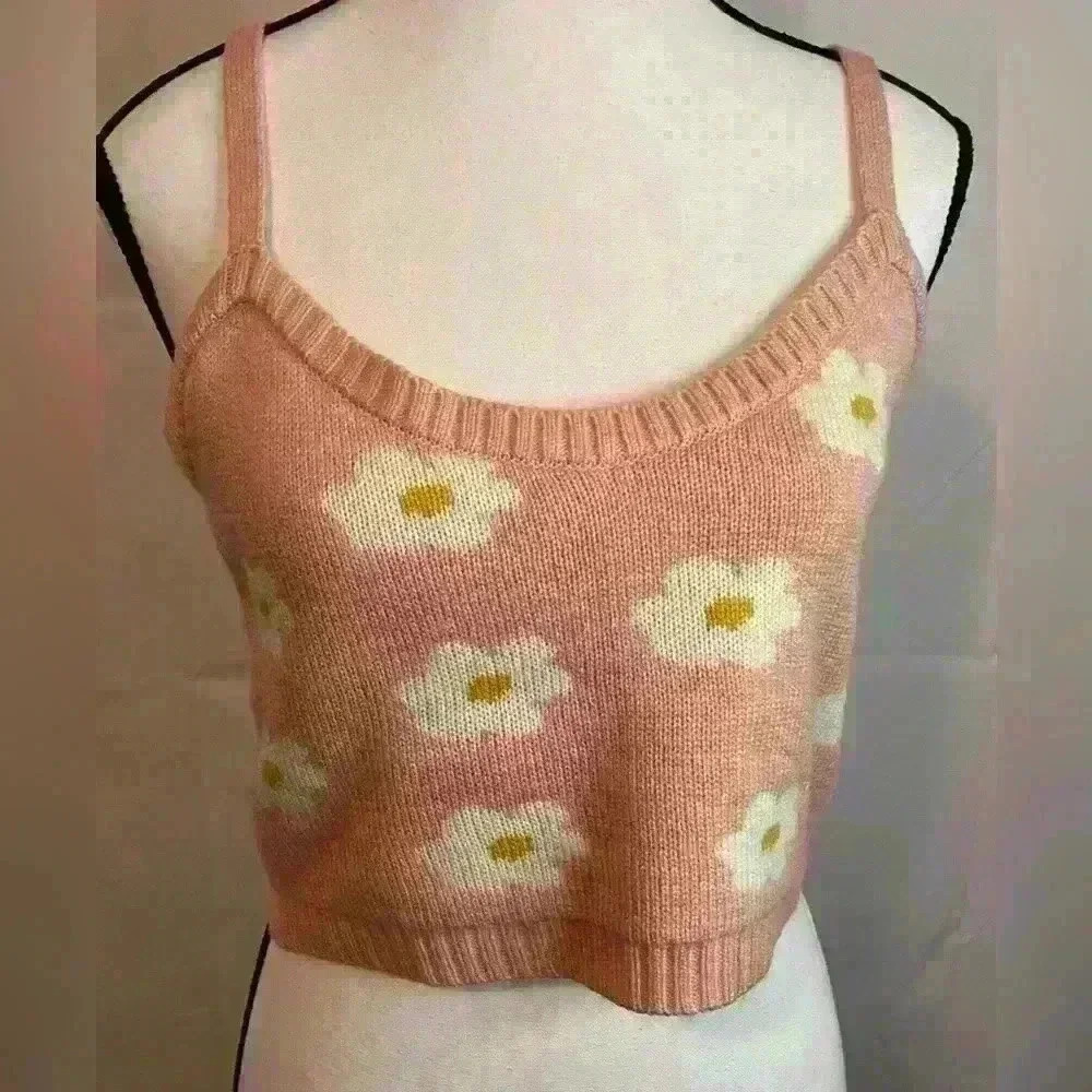 Light Pink Altar'd State Women's Medium White‎ Floral Cropped Knit Tank Top